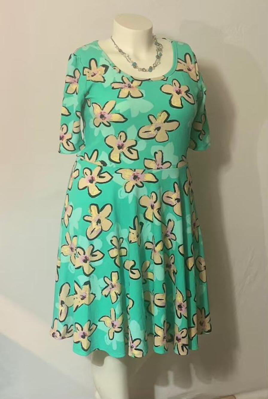 LuLaRoe Nicole Dress Womens 3XL Mint Green Floral Fit Flare Elbow Sleeve Knee
